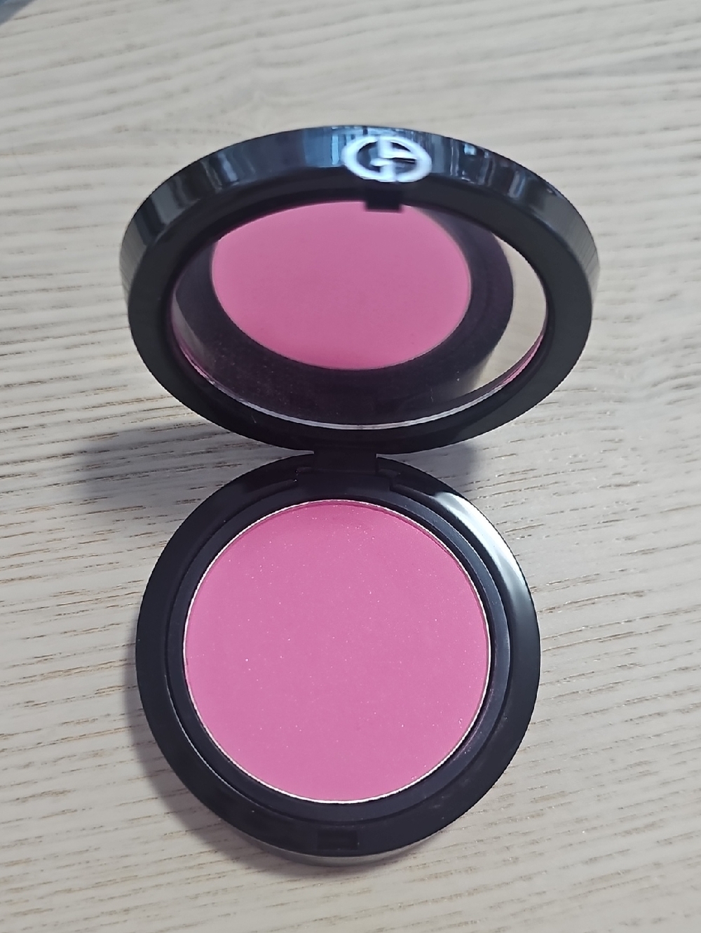 Giorgio Armani Vibrant Pink Powder Blush